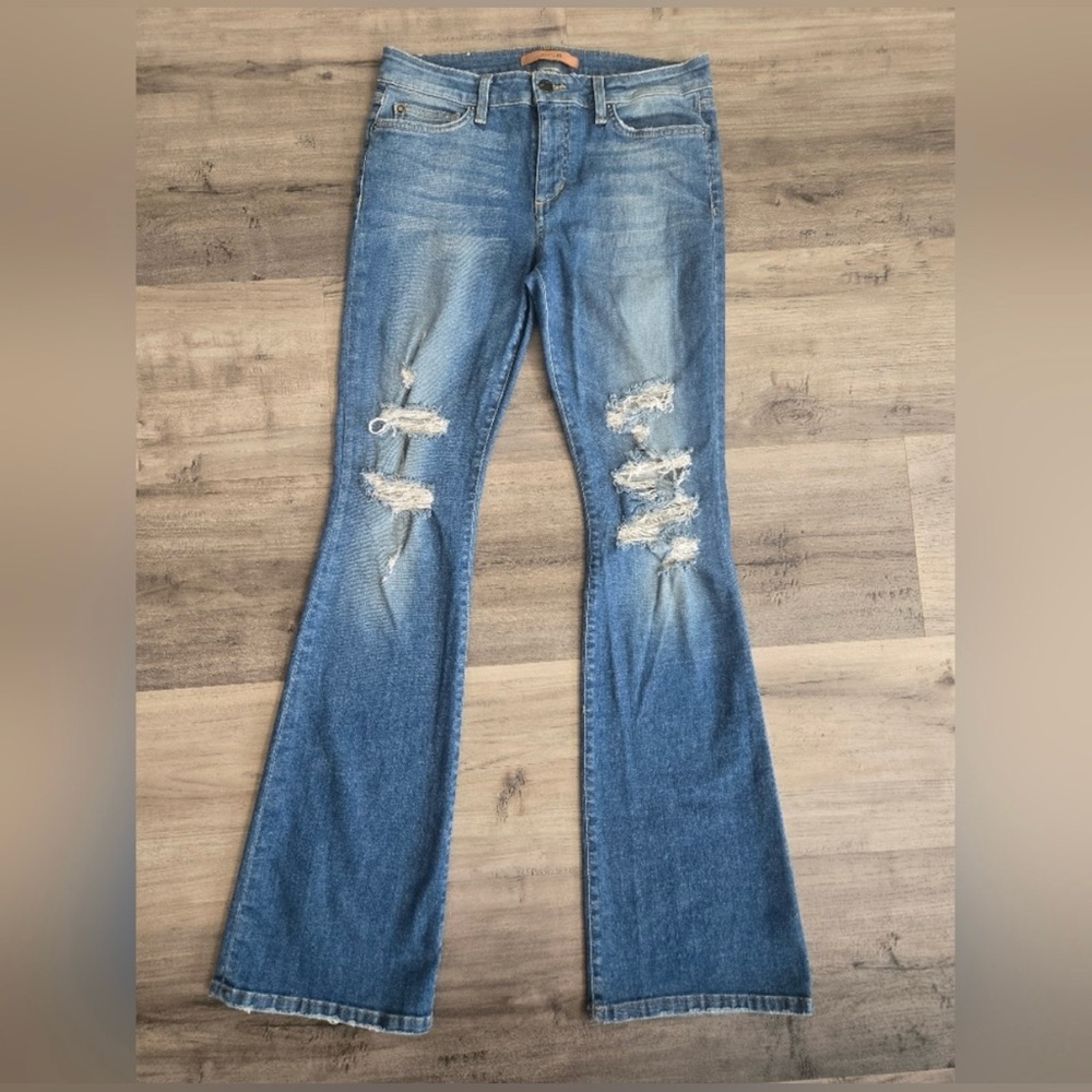 Joe's Jeans Light Blue Distressed Flare Jeans size 31 - Fit is more like a 10.
